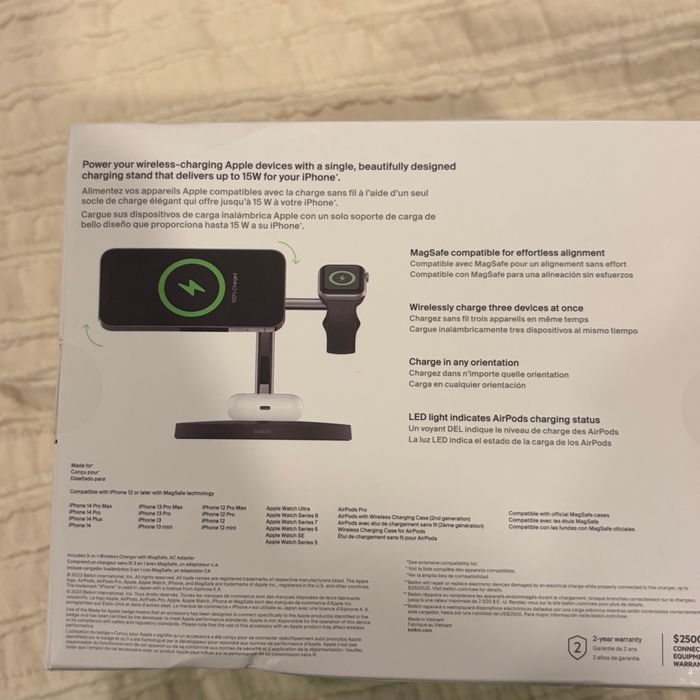Belkin BoostCharge Pro 3-in-1 Wireless Charger - Black and Silver - Picture 2 of 2